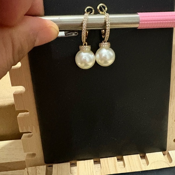Fashion pearl dangling earrings - Picture 2 of 5